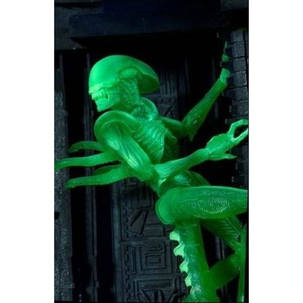 AvP - Alien Warrior (Glow in Dark) Figure - Cyber City Comix