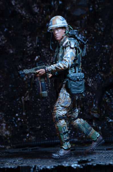 Aliens Series 9 - Pvt Frost figure - Cyber City Comix