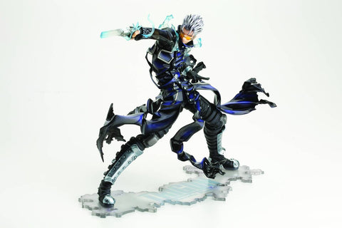 Trigun Badlands Rumble Vash ArtFx J Statue Black Version - Cyber City Comix